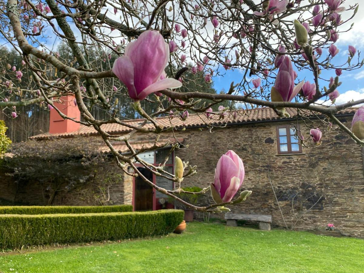 Casa Rural con precioso jardín cerca de la playa en Valdoviño Exterior foto